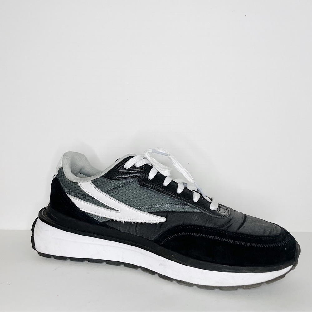 Black, Grey, and White Unisex Fila Renno (Mens Size 11)